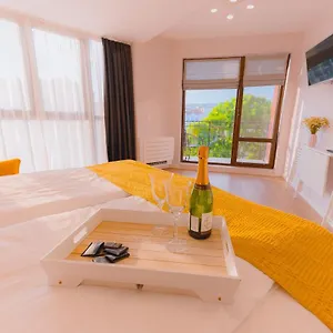 B&p Apartment Warna